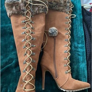 Faux fur detailed fall/winter high heeled boots